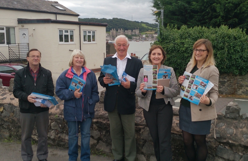 Janet with volunteers