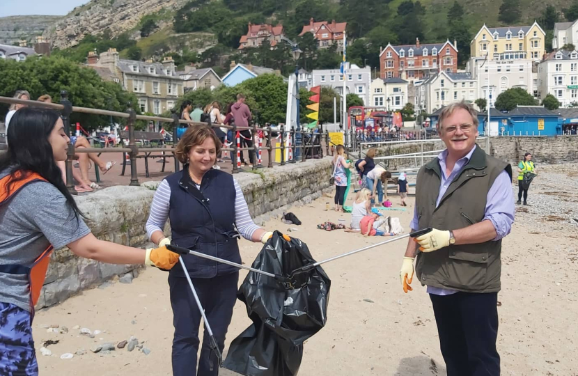 Janet Finch-Saunders MS