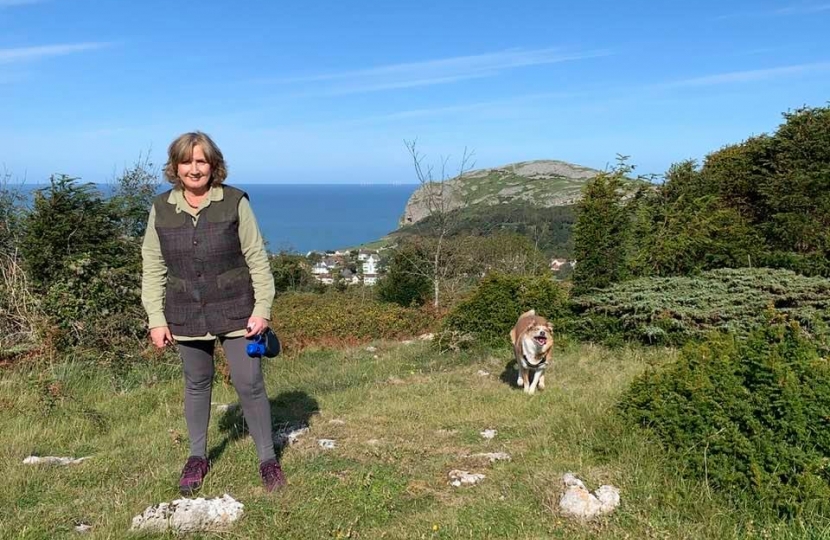 Janet Finch-Saunders MS