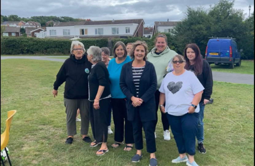 Janet Finch-Saunders MS/AS with Friends of Cae Derw