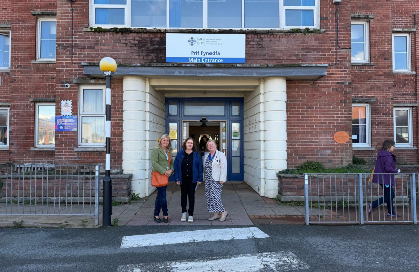 Janet with Councillors Andrea Carri and Deputy Mayor Cllr Angie O'Grady 