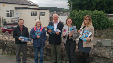 Janet with volunteers