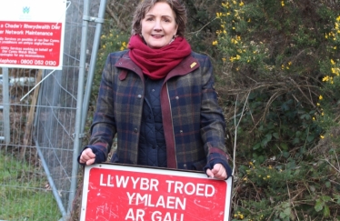 Janet Finch-Saunders MS