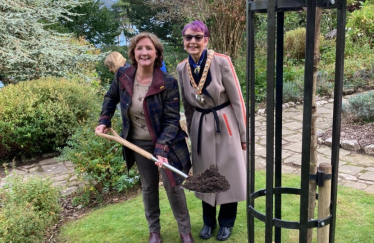 Janet Finch-Saunders MS