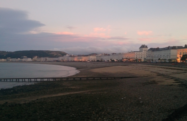 Ffoto: Traeth y Gogledd Llandudno