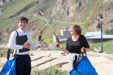 Janet beach clean 
